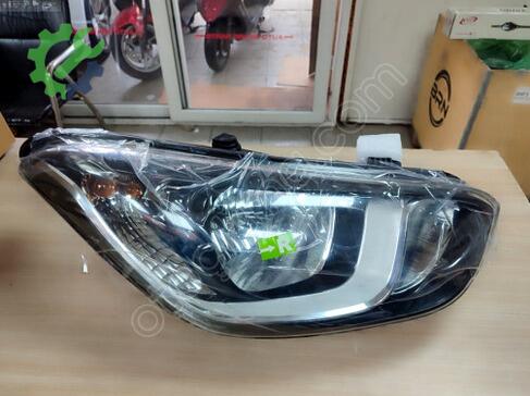 Hyundai i20 Sağ Ön Far 92102-4P500 çıkma parça
