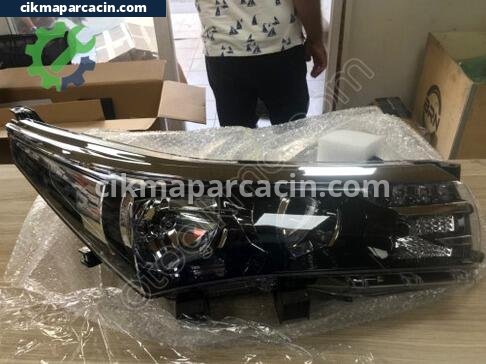 Toyota Corolla Sağ Ön Far çıkma parça