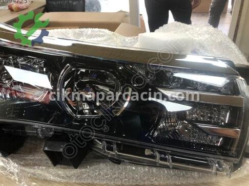 Toyota Corolla Sağ Ön Far 81130-02E70 çıkma parça