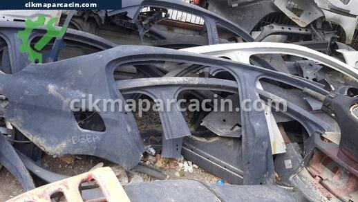 Fiat Egea Sağ Arka Çamurluk çıkma parça
