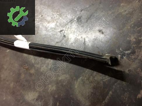 Fiat Albea Sağ Tavan Çıtası 1285679 çıkma parça