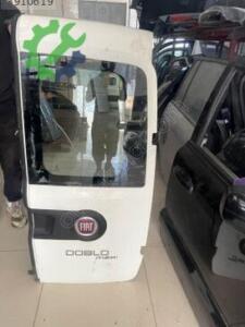 Fiat Doblo 4 sağ arka bagaj kapağı