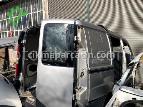 Fiat Doblo Bagaj Camı çıkma parça