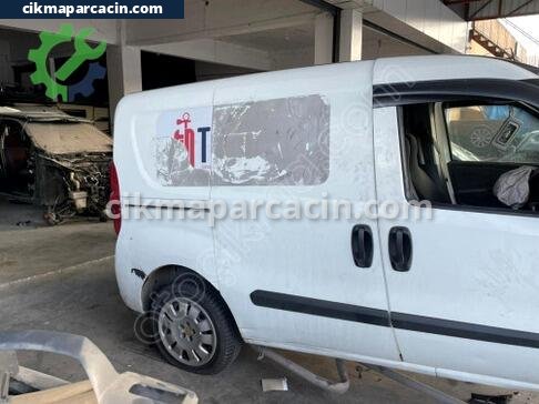 Fiat Doblo Sağ Arka Çamurluk çıkma parça