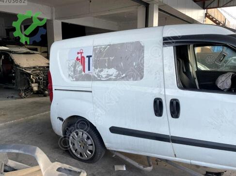 Fiat Doblo Sağ Arka Çamurluk çıkma parça