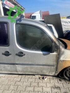 Fiat Doblo sağ ön kapı çıkma orijinal