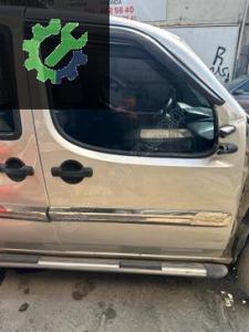 Fiat doblo sağ ön kapı dolu