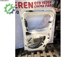 Fiat Doblo Sağ Sürgülü Kapı – Geniş Aile İçin Çıkm