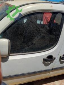 Fiat Doblo sol ön kapi