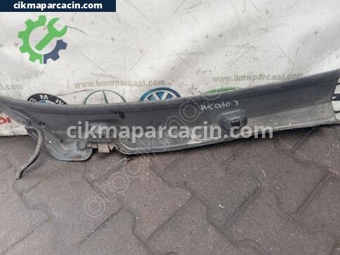 Fiat Ducato Ön Cam Izgarası çıkma parça