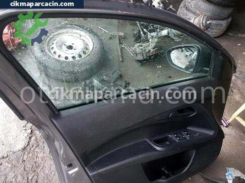 Fiat Egea Kapı Döşemesi çıkma parça
