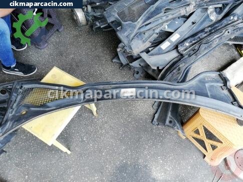 Fiat Egea Ön Cam Izgarası çıkma parça