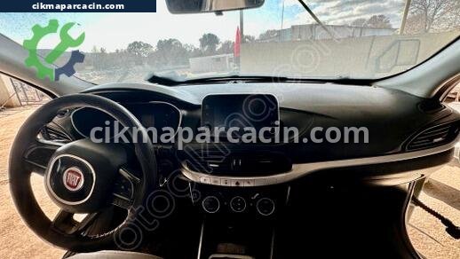 Fiat Egea Göğüs çıkma parça
