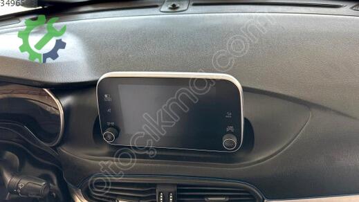 Fiat Egea Göğüs çıkma parça