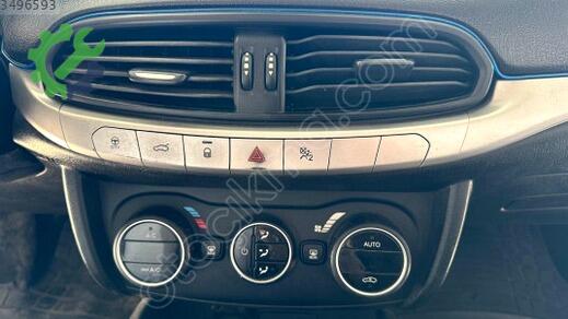 Fiat Egea Göğüs çıkma parça