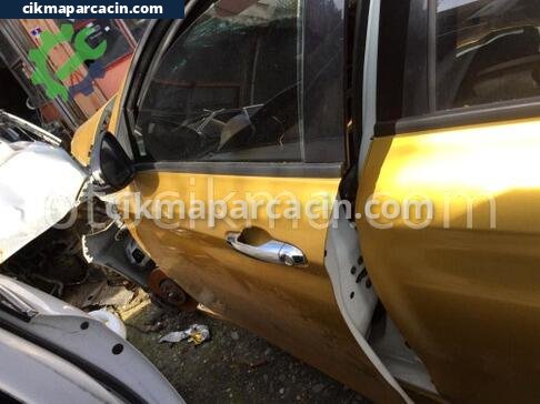Fiat Egea Ön Travers çıkma parça
