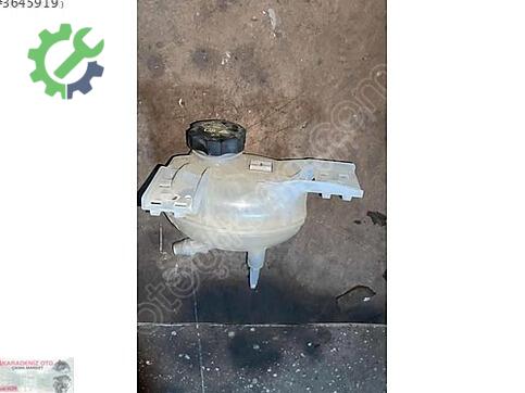 Fiat Egea Yedek Su Deposu çıkma parça