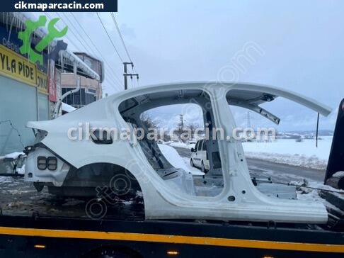 Fiat Egea Sağ Arka Çamurluk çıkma parça