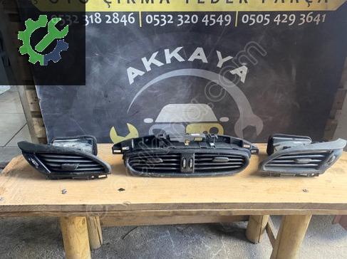 Fiat Egea Kalorifer Izgarası çıkma parça