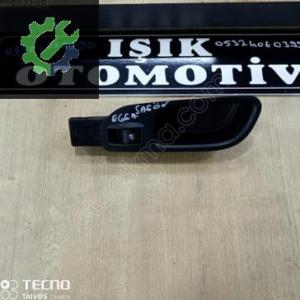 FİAT EGEA SAĞ ÖN CAM AÇMA DÜĞMESİ VE PLASTİĞİ