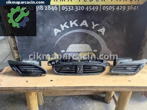 Fiat Egea Kalorifer Izgarası çıkma parça