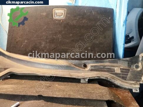 Citroen Nemo Cam Önü Izgarası çıkma parça