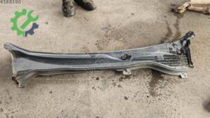 Fiat Fiorino ön cam ızgarası