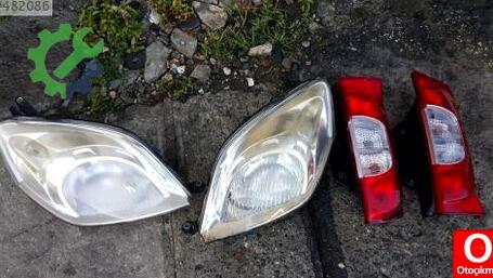 Fiat Fiorino Sağ Ön Far çıkma parça