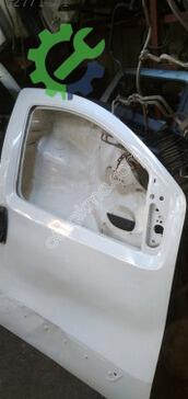 Fiat Fiorino Sağ Ön Kapı çıkma parça