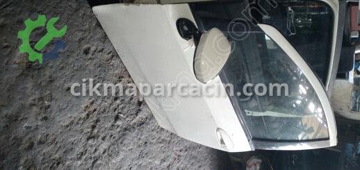 Fiat Punto Sol Ön Kapı çıkma parça
