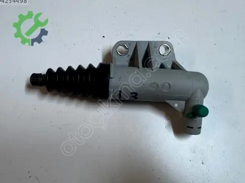 Fiat Linea Debriyaj Alt Merkezi çıkma parça
