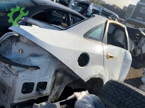 Fiat Linea Sağ Arka Çamurluk çıkma parça