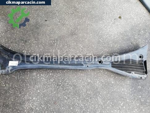 Fiat Punto Ön Cam Izgarası çıkma parça