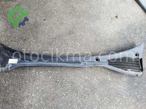 Fiat Punto Ön Cam Izgarası çıkma parça