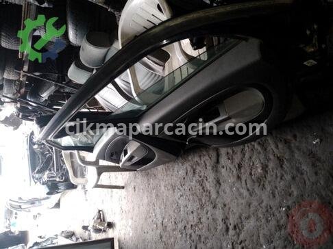 Fiat Punto Ön Kapı çıkma parça