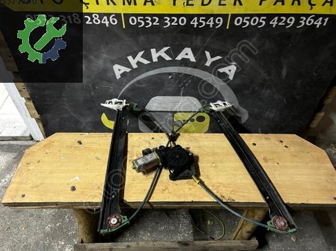 Fiat Stilo Sağ Ön Cam Krikosu 50001603 çıkma parça