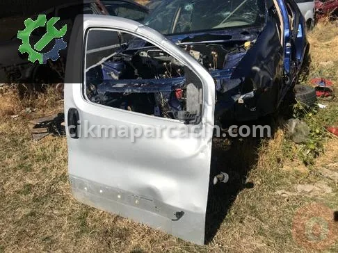 Fiat Fiorino Sağ Ön Kapı çıkma parça
