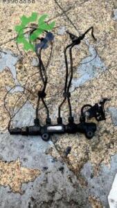 Ford 1.6 Hdi dv6 enjektör kütüğü 9654592680