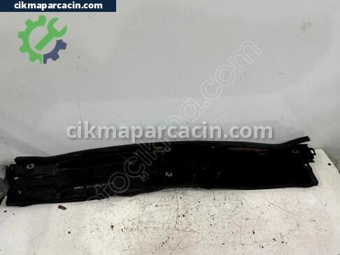 Ford Transit Connect Ön Cam Izgarası çıkma parça