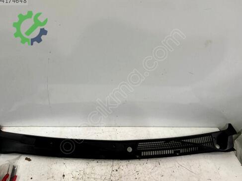 Ford Transit Connect Ön Cam Izgarası çıkma parça