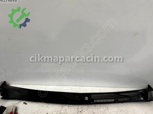 Ford Transit Connect Ön Cam Izgarası çıkma parça