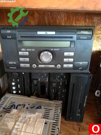 Ford Transit Connect Teyp çıkma parça