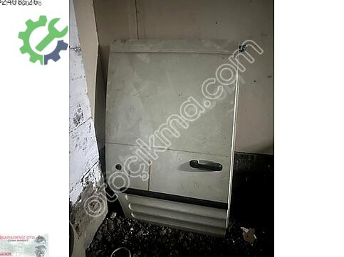 Ford Tourneo Connect Kapı çıkma parça