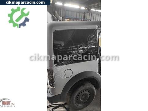 Ford Tourneo Connect Sağ Arka Çamurluk çıkma parça