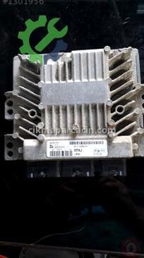 Ford Tourneo Connect Sağ Taşıyıcı çıkma parça