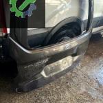 Ford corier bagaj kapağı