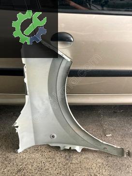 Ford Tourneo Courier Sol Ön Çamurluk çıkma parça