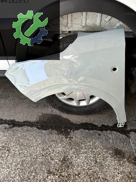 Ford Tourneo Courier Sol Ön Çamurluk çıkma parça