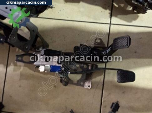 Ford Tourneo Courier Pedal çıkma parça
