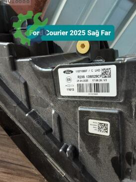 Ford Tourneo Courier Sağ Ön Far çıkma parça